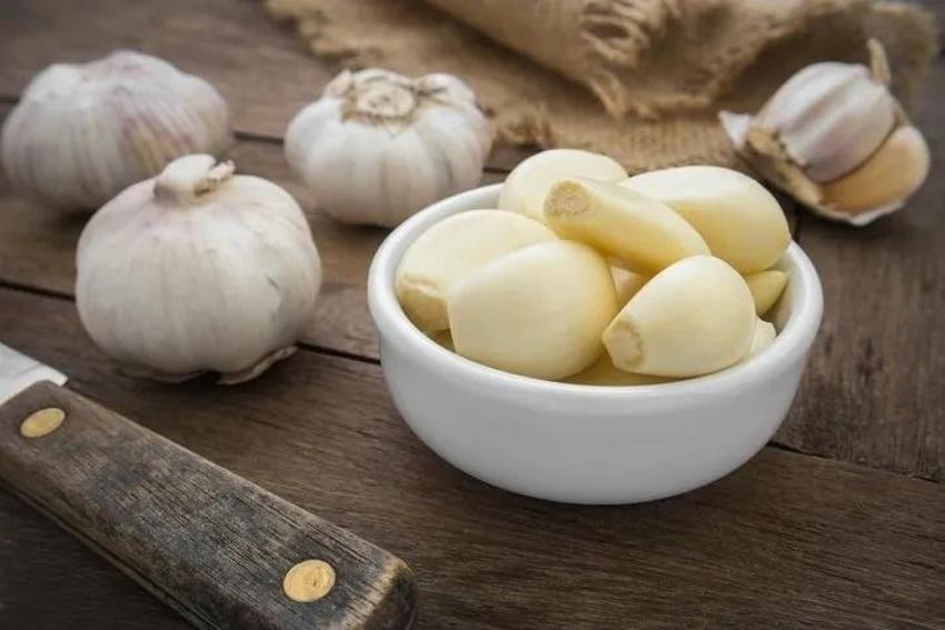 Çinliler bunun çayını yapıyor! Sadece 3 diş demlemek yetiyor: Boğazdan geçer geçmez etkisini gösteriyor
