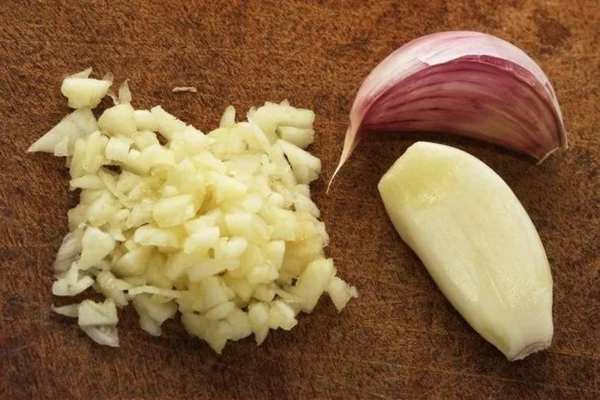 Çinliler bunun çayını yapıyor! Sadece 3 diş demlemek yetiyor: Boğazdan geçer geçmez etkisini gösteriyor