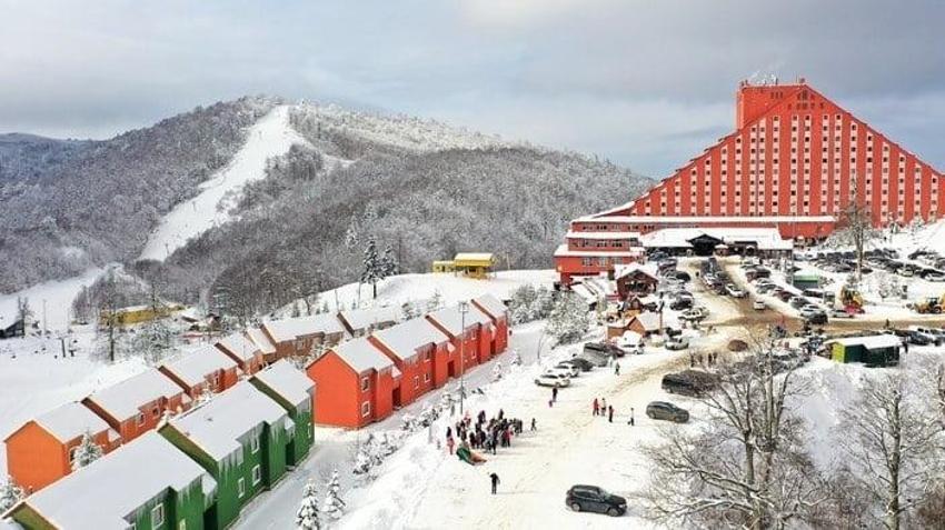Kayak merkezleri dolup taşıyor! Bir bardak çay 100 lira, çorba 500 lira.. Fiyatlara bakan yok!