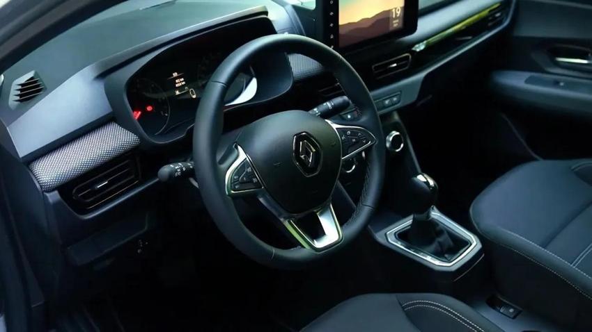 Renault'tan bu kadarını beklenmezdi: 881 bin TL'lik çok ucuz model!