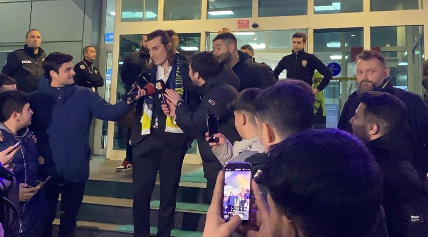 Çağlar Söyüncü resmen Fenerbahçe'de! Cengiz Ünder kendini tutamadı, yıllar sonra aynısını yaptı