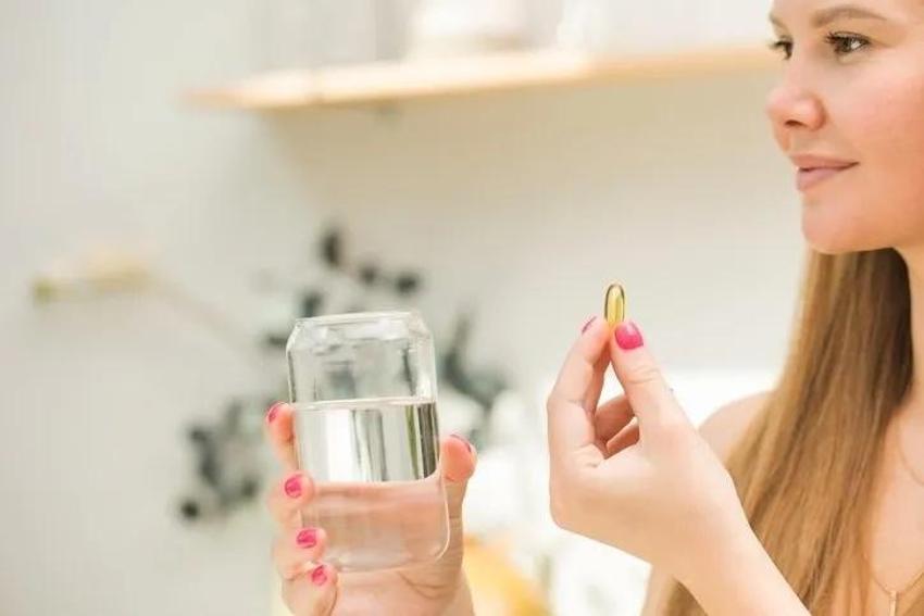 Bu vitamin yüzde 87 daha güçlü: Kemikleri çelik gibi yapıyor! Uzmanlar günde 10 μg/400 IU kolekalsiferol tavsiye ediyor!