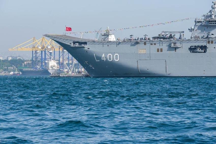 ABD'den Yunanistan'a ücretsiz askeri araçlar! Türkiye havada, karada, denizde fark atınca Yunan basını 2030 yılını yazdı