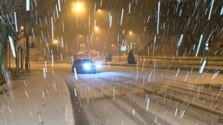 Lapa lapa kar 2 Şubat'ta geliyor! bir anda bastıracak: 15 tatil uzuyor! Meteoroloji: Turuncu alarm sadece o il için verildi!
