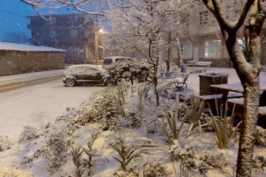 Lapa lapa kar 2 Şubat'ta geliyor! bir anda bastıracak: 15 tatil uzuyor! Meteoroloji: Turuncu alarm sadece o il için verildi!