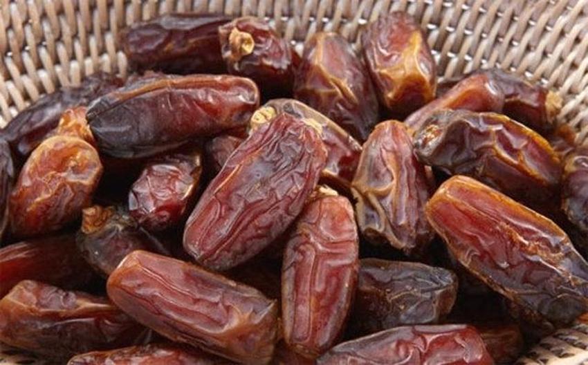 Kuran'da adı geçen hurmayı günde 3 tane yediğinizde vücudunuzda değişime inanamayacaksınız!