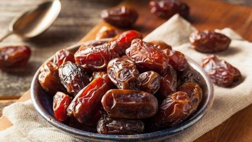 Kuran'da adı geçen hurmayı günde 3 tane yediğinizde vücudunuzda değişime inanamayacaksınız!
