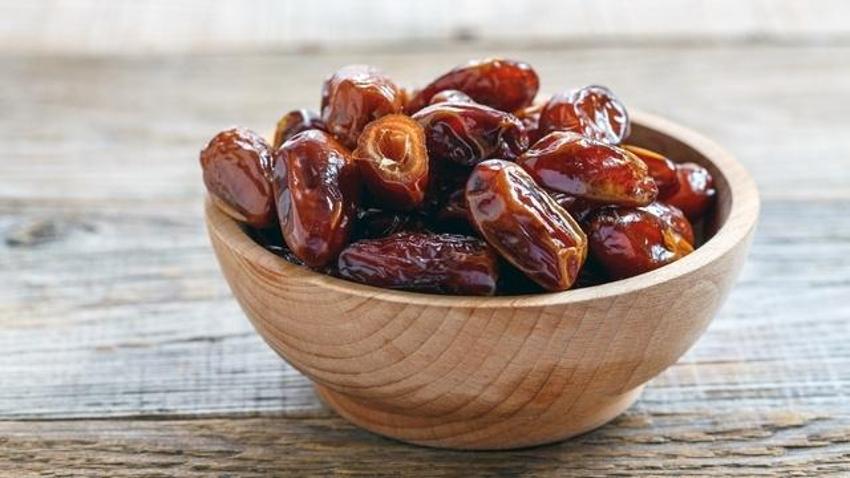 Kuran'da adı geçen hurmayı günde 3 tane yediğinizde vücudunuzda değişime inanamayacaksınız!