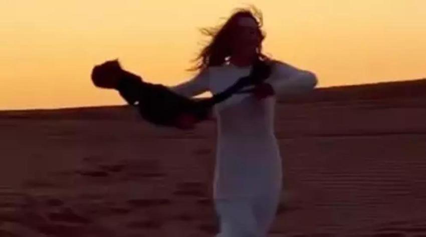 Melis Sezen'in ödül gecesi tarzı gündem oldu!