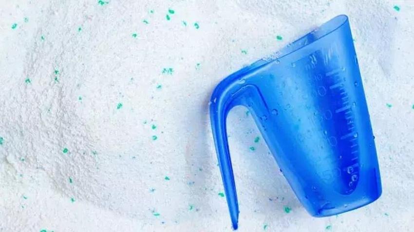 10 yıllık ömrünüzü çalıyor: Herkesin evinde var, meğer zehir doluymuş! Çünkü nonilfenol etoksilat içerip, regl düzenini bozuyor, sperm sayısını azaltıyor