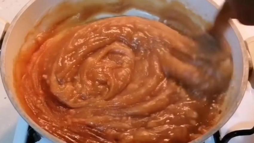 Un helvasında yeni yöntem: Margarin yerine tencere bunu ekleyin- Pamuk gibi oluyor