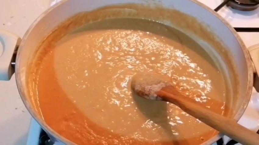 Un helvasında yeni yöntem: Margarin yerine tencere bunu ekleyin- Pamuk gibi oluyor