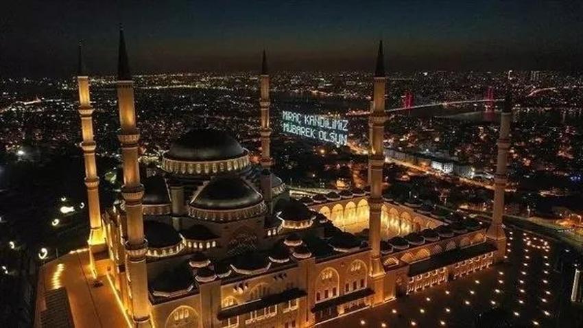 Berat gecesi 100 rekatlık namaz nasıl kılınır? 100 rekat namaz niyeti: Berat kandili 100 rekat namaz ne zaman kılınır, 100 rekat namaz bittikten sonra okunacak dua hangisi?