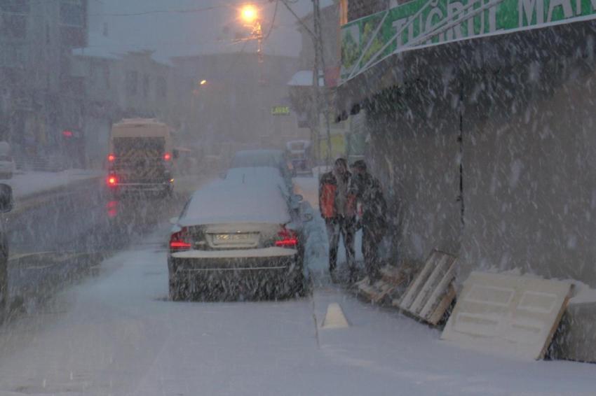 Yoğun kar birden çökecek! Meteoroloji'den İstanbul, Ankara, İzmir dahil onlarca kent için önemli uyarı, saat verildi 
