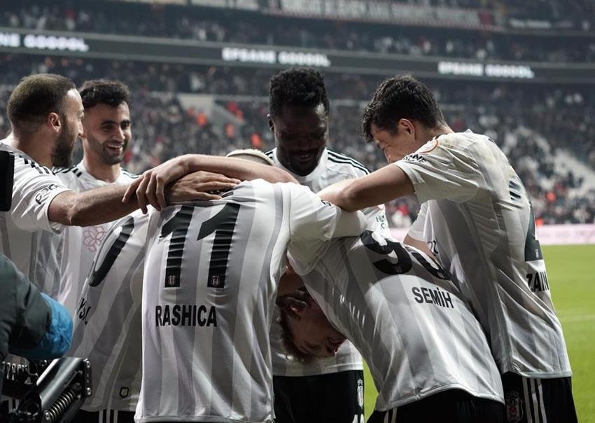 Beşiktaş-Trabzonspor maçına damga vuran Semih Kılıçsoy 21 yıl sonra bir ilke imza attı: Süper Semih! Arda Güler misali!
