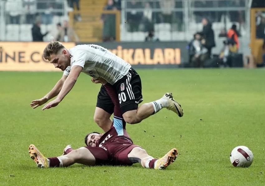 Beşiktaş-Trabzonspor maçına damga vuran Semih Kılıçsoy 21 yıl sonra bir ilke imza attı: Süper Semih! Arda Güler misali!