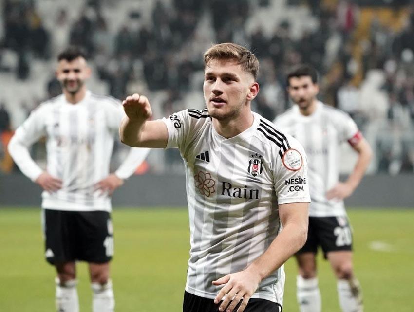 Beşiktaş-Trabzonspor maçına damga vuran Semih Kılıçsoy 21 yıl sonra bir ilke imza attı: Süper Semih! Arda Güler misali!
