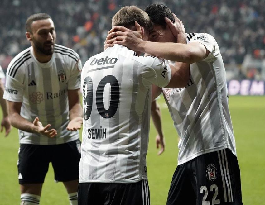 Beşiktaş-Trabzonspor maçına damga vuran Semih Kılıçsoy 21 yıl sonra bir ilke imza attı: Süper Semih! Arda Güler misali!