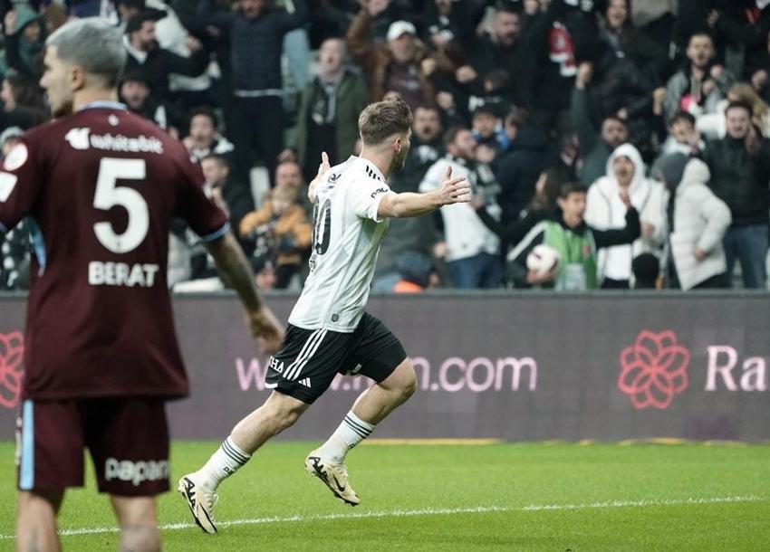 Beşiktaş-Trabzonspor maçına damga vuran Semih Kılıçsoy 21 yıl sonra bir ilke imza attı: Süper Semih! Arda Güler misali!