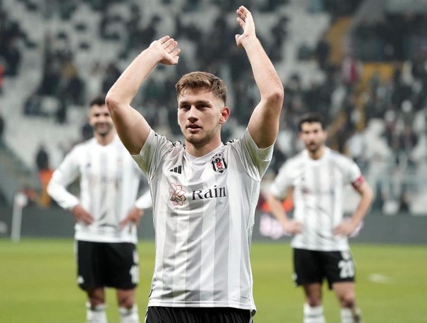 Beşiktaş-Trabzonspor maçına damga vuran Semih Kılıçsoy 21 yıl sonra bir ilke imza attı: Süper Semih! Arda Güler misali!