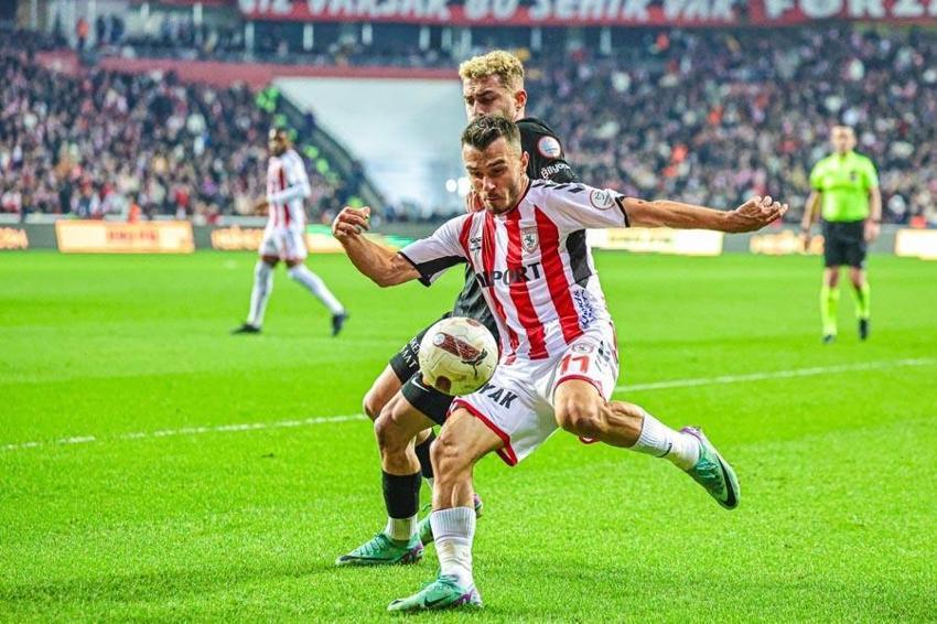 Galatasaray maçından sonra Samsunspor Başkanı Yüksel Yıldırım'dan olay sözler: Milyarlarım var, niye maç satayım!