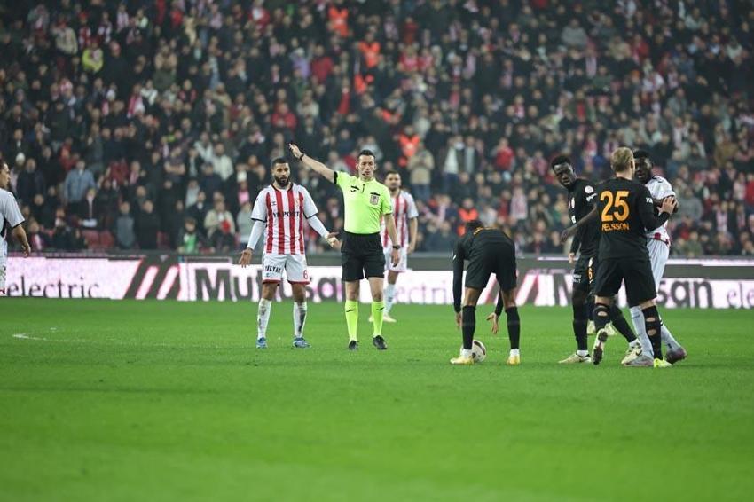 Galatasaray maçından sonra Samsunspor Başkanı Yüksel Yıldırım'dan olay sözler: Milyarlarım var, niye maç satayım!