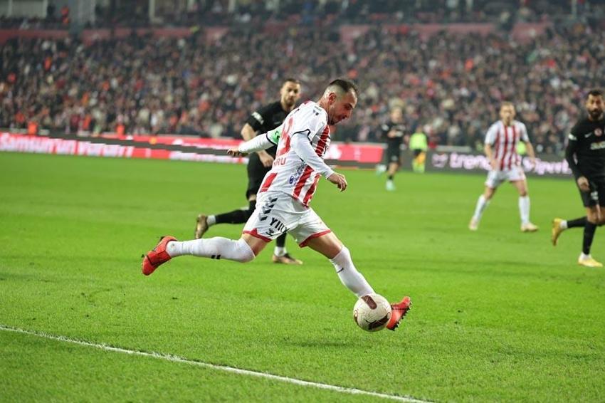 Galatasaray maçından sonra Samsunspor Başkanı Yüksel Yıldırım'dan olay sözler: Milyarlarım var, niye maç satayım!