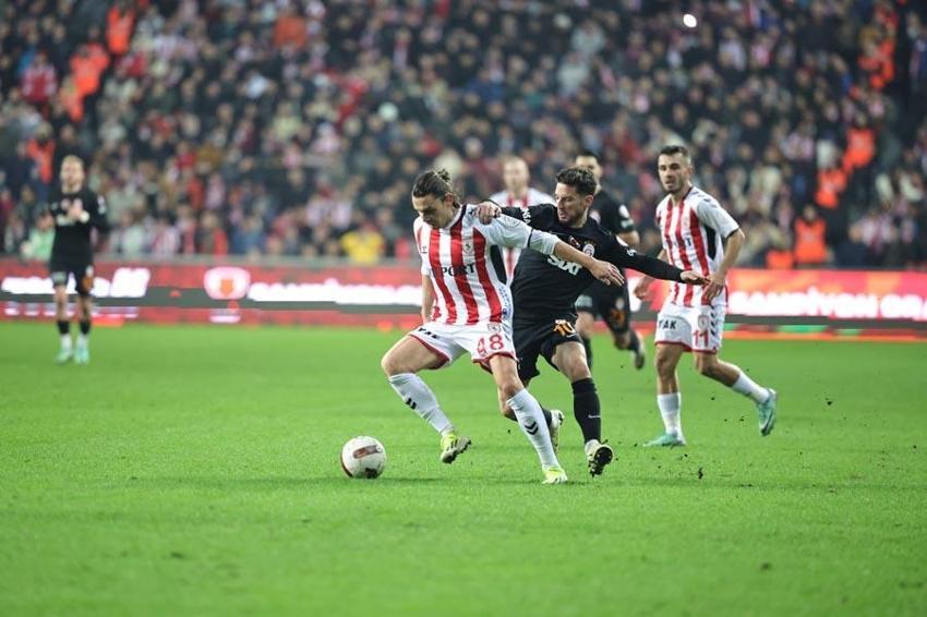 Galatasaray maçından sonra Samsunspor Başkanı Yüksel Yıldırım'dan olay sözler: Milyarlarım var, niye maç satayım!