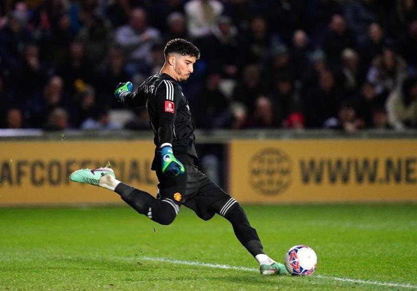 Manchester United formasını ilk kez Newport County maçında giyen Altay Bayındır: Sadece kendimi değil, ülkemi de temsil ediyorum