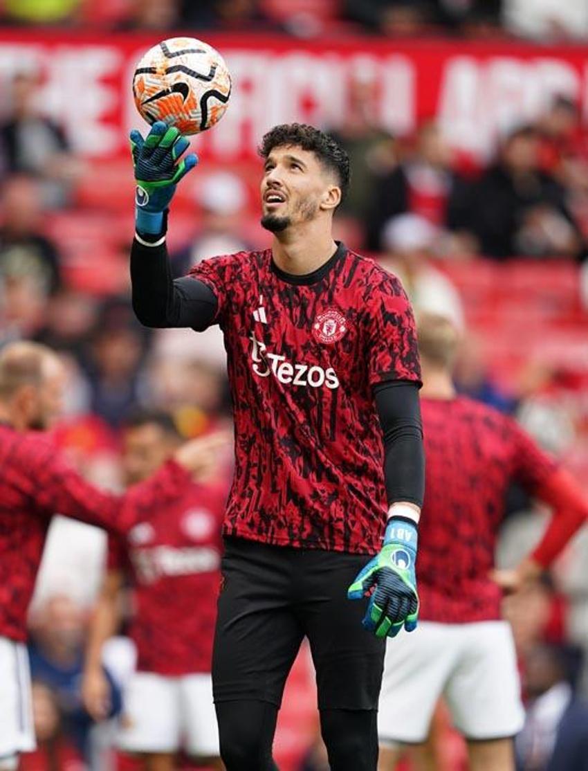 Manchester United formasını ilk kez Newport County maçında giyen Altay Bayındır: Sadece kendimi değil, ülkemi de temsil ediyorum