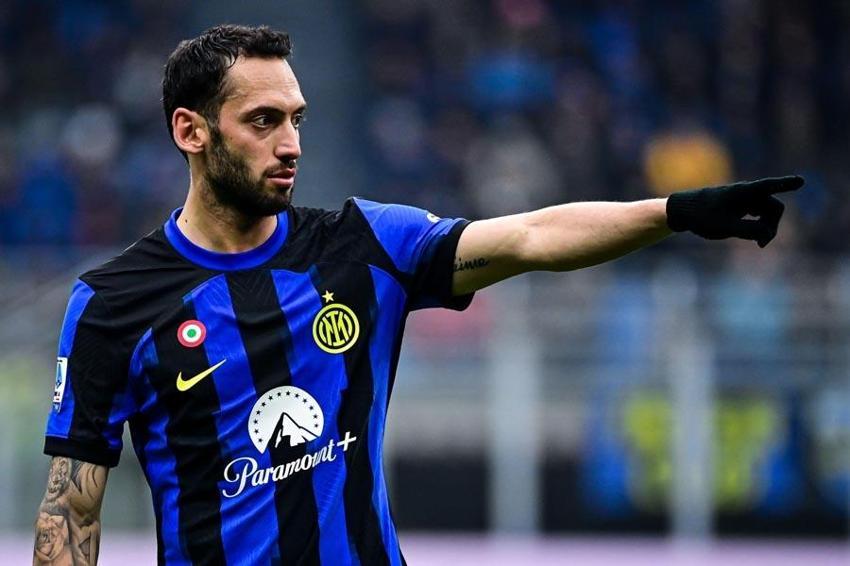 Inter Serie A'da şampiyonluğa gidiyor! Juventus maçına Hakan Çalhanoğlu damgasını vurdu: En iyi regista! Pirlo Türk oldu...