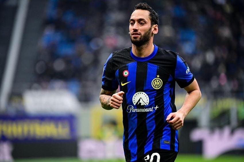 Inter Serie A'da şampiyonluğa gidiyor! Juventus maçına Hakan Çalhanoğlu damgasını vurdu: En iyi regista! Pirlo Türk oldu...