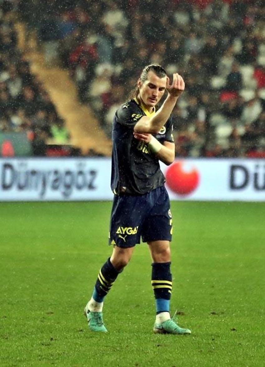 Çağlar Söyüncü transferin perde arkasını açıkladı: Tamamen buraya odaklanmıştım, başka hiçbir yeri düşünmüyordum