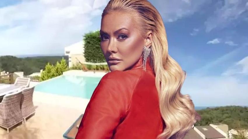 Ünlü sanatçının 4 katlı 5 odalı muhteşem villası! Çocuk parkı ve yüzme havuzu da var 