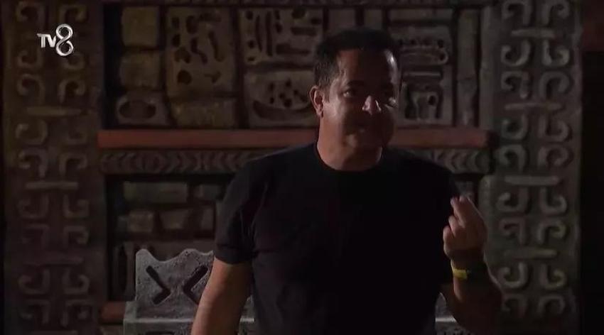 Survivor'da bu kez Acun Ilıcalı çıldırdı: Sandalyeyi itti, yarışmacılara bağırdı! 4. eleme adayı belli oldu mu?