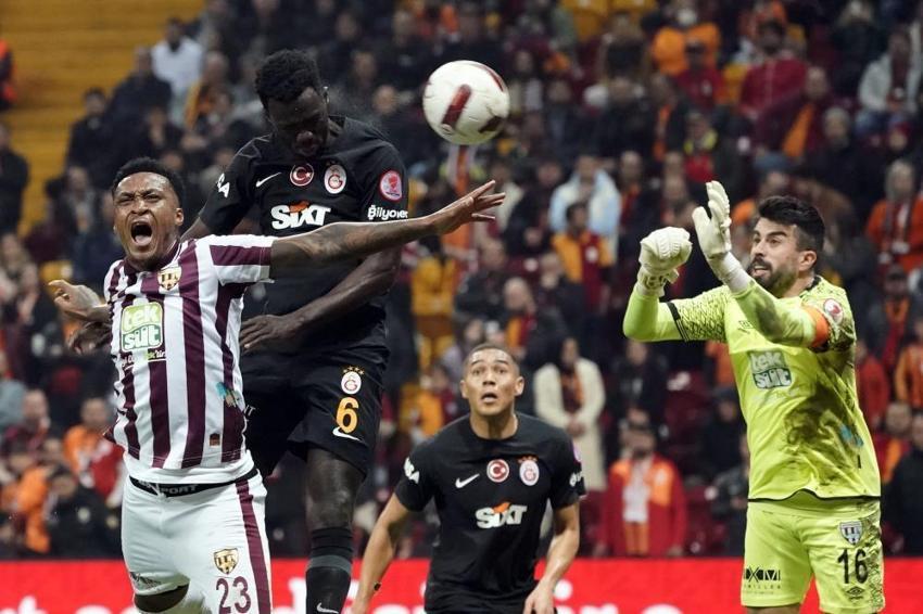 Okan Buruk'u pişman etti! İzleyenler çılgına döndü, Galatasaray'dan ayrılıyor