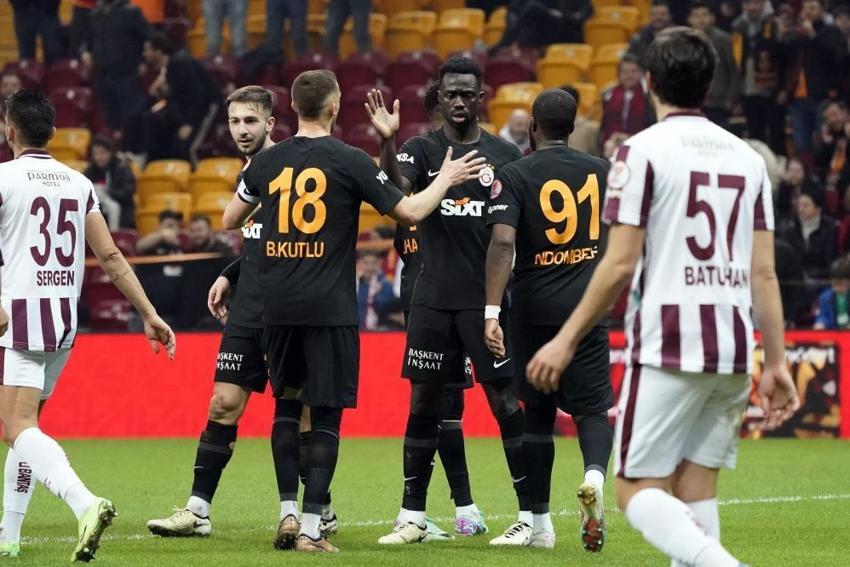 Okan Buruk'u pişman etti! İzleyenler çılgına döndü, Galatasaray'dan ayrılıyor