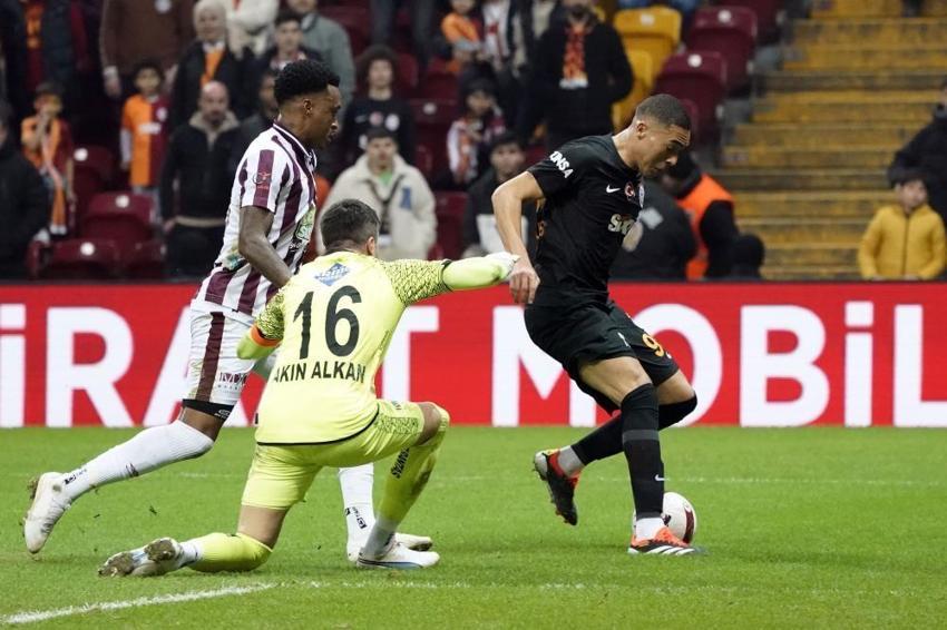 Okan Buruk'u pişman etti! İzleyenler çılgına döndü, Galatasaray'dan ayrılıyor