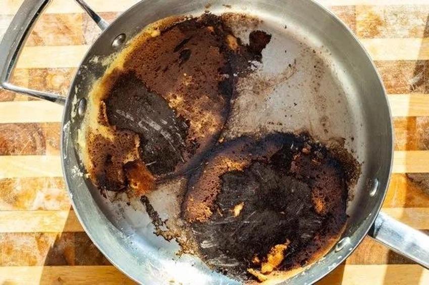 Yanmış tencere tavayı ışıl ışıl yapan tüyo: Bir yıkamada ilk günkü haline dönüyor