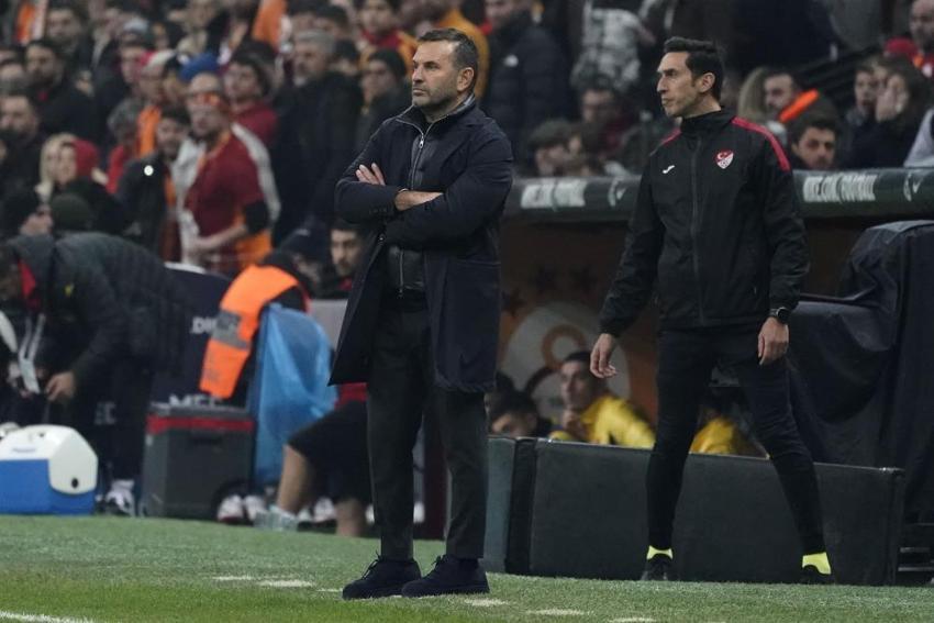 Galatasaray'ın hayalleri yıkıldı! Yıldız oyuncunun transferi başka bahara kaldı