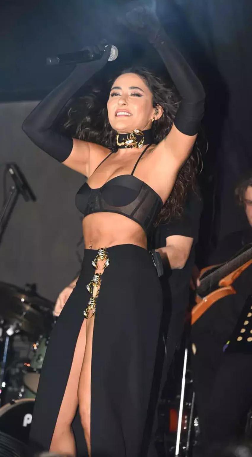 Melek Mosso’dan Serenay Sarıkaya’a övgü! ‘Çok şanslı bir insan’