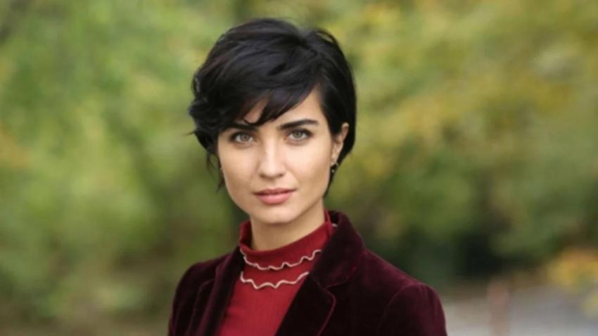Tuba Büyüküstün'ün çocukları Toprak ve Maya büyüdü! Tıpkı babasına benziyor