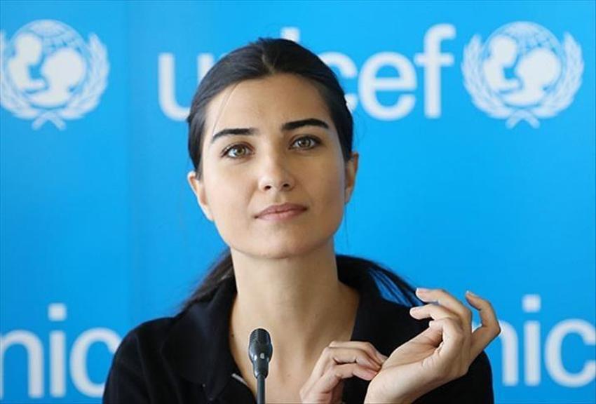 Tuba Büyüküstün'ün çocukları Toprak ve Maya büyüdü! Tıpkı babasına benziyor