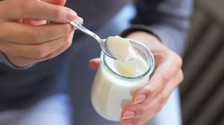 Yoğurtla birlikte tüketmediyseniz mutlaka deneyin! Göbekte bir gram yağ bırakmıyor: Alışan kaşık kaşık tüketiyor
