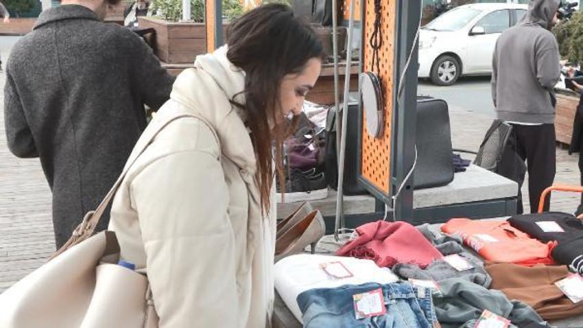 Nişantaşı'nda 14 Şubat öncesi 'eski sevgili pazarı' kuruldu 