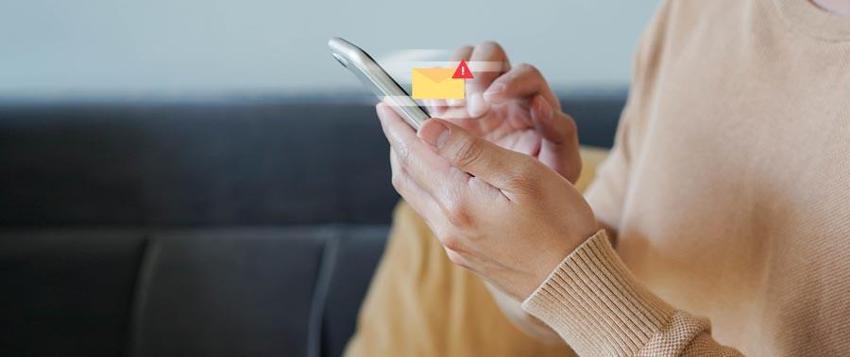 Cep telefonları kamusal alanda yasaklandı! Fransa'da akıllı telefonlara karşı ilk referandum...