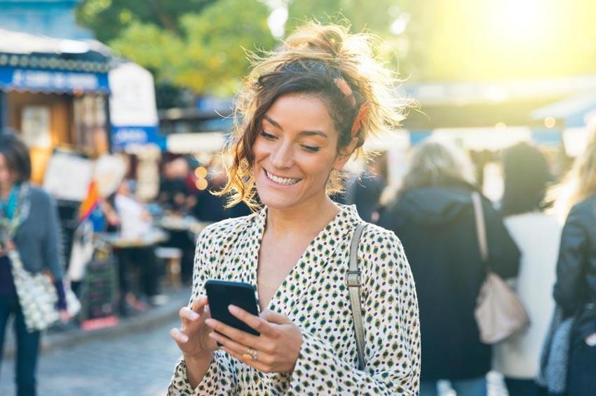 Cep telefonları kamusal alanda yasaklandı! Fransa'da akıllı telefonlara karşı ilk referandum...