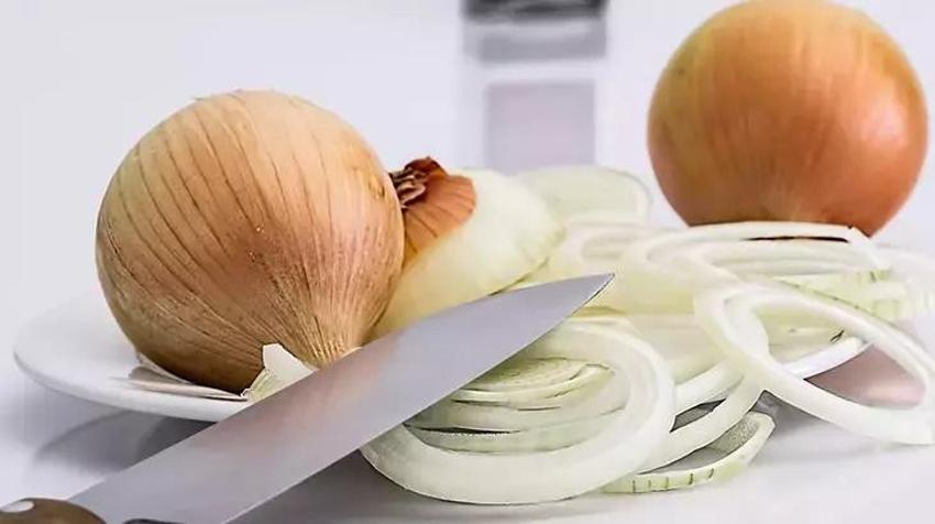 A, C, E vitaminleriyle yaşlanmaya karşı tek başına savaşıyor! Her yemeğe bir çimdik dökün: 25 farklı antioksidan içeriyor!