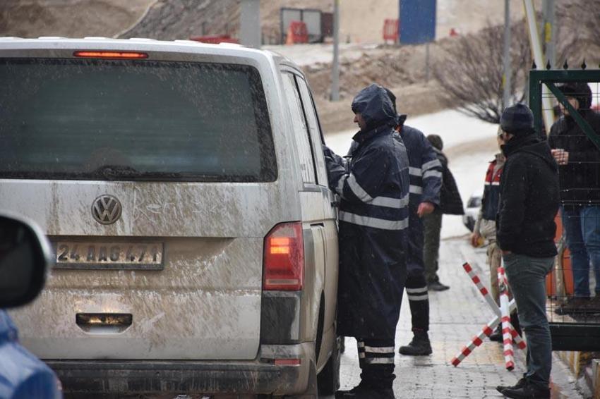 Erzincan toprak kaymasında kaç kişi öldü, ölen yaralanan var mı? Erzincan maden göçüğü nerede, Erzincan altın madeninde kaç kişi çalışıyor? İliç altın madeni toprak kayması!