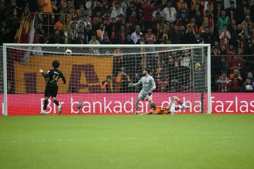 Köhn, Vinicius derken Aurier'i es geçti! Okan Buruk'un hamlesi tepki çekecek